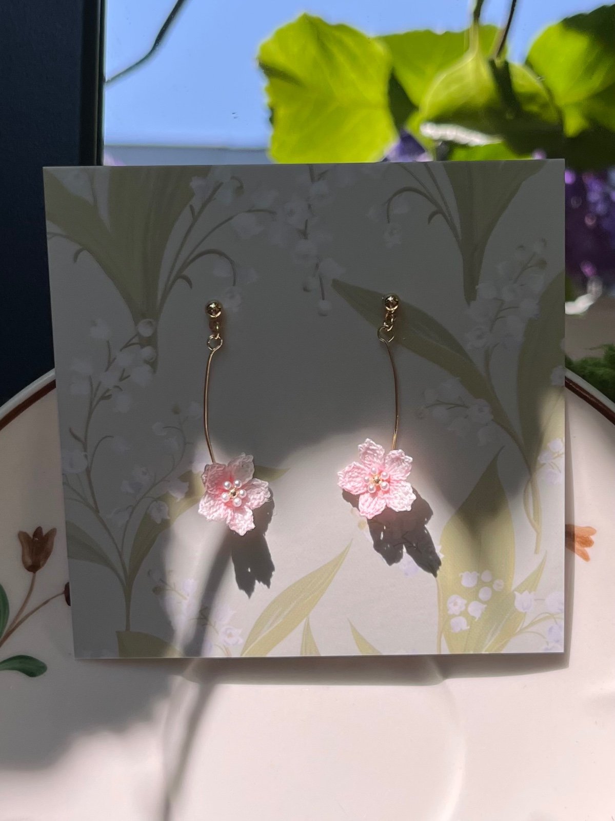 Kersenbloesem Oorbellen – Micro Haakwerk met Handgeverfde Bloemblaa… - 82586 Kersenbloesem Oorbellen – Micro Haakwerk met Handgeverfde Bloemblaadjes