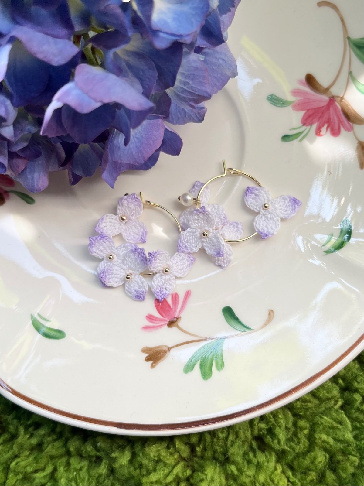 Micro Gehaakte Paarse Bloesems – Oorringen - 82755 Micro Gehaakte Paarse Bloesems – Oorringen