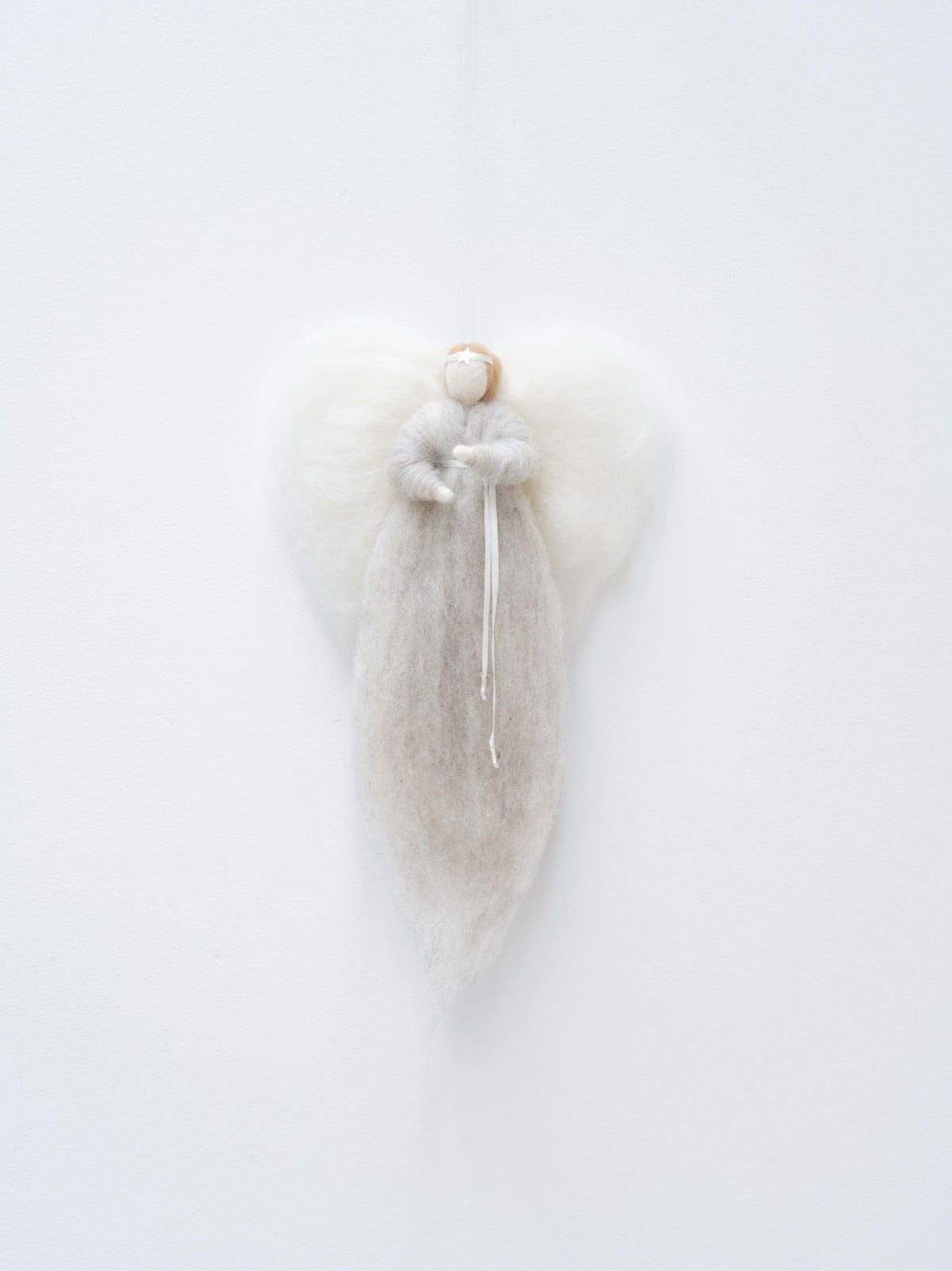 Beschermengel 'Irini' wit/ neutraal