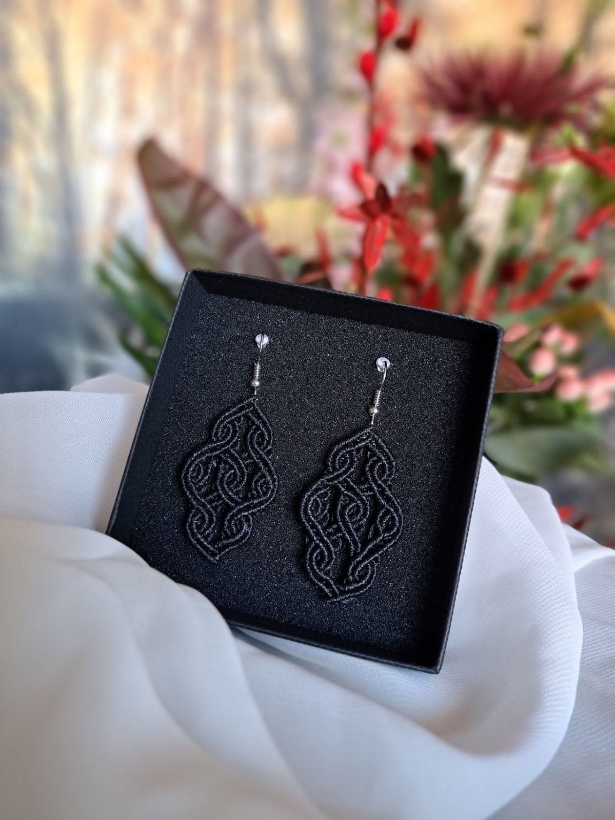 Keltisch design macramé oorbellen in zwart - 94294 Keltisch design macramé oorbellen in zwart