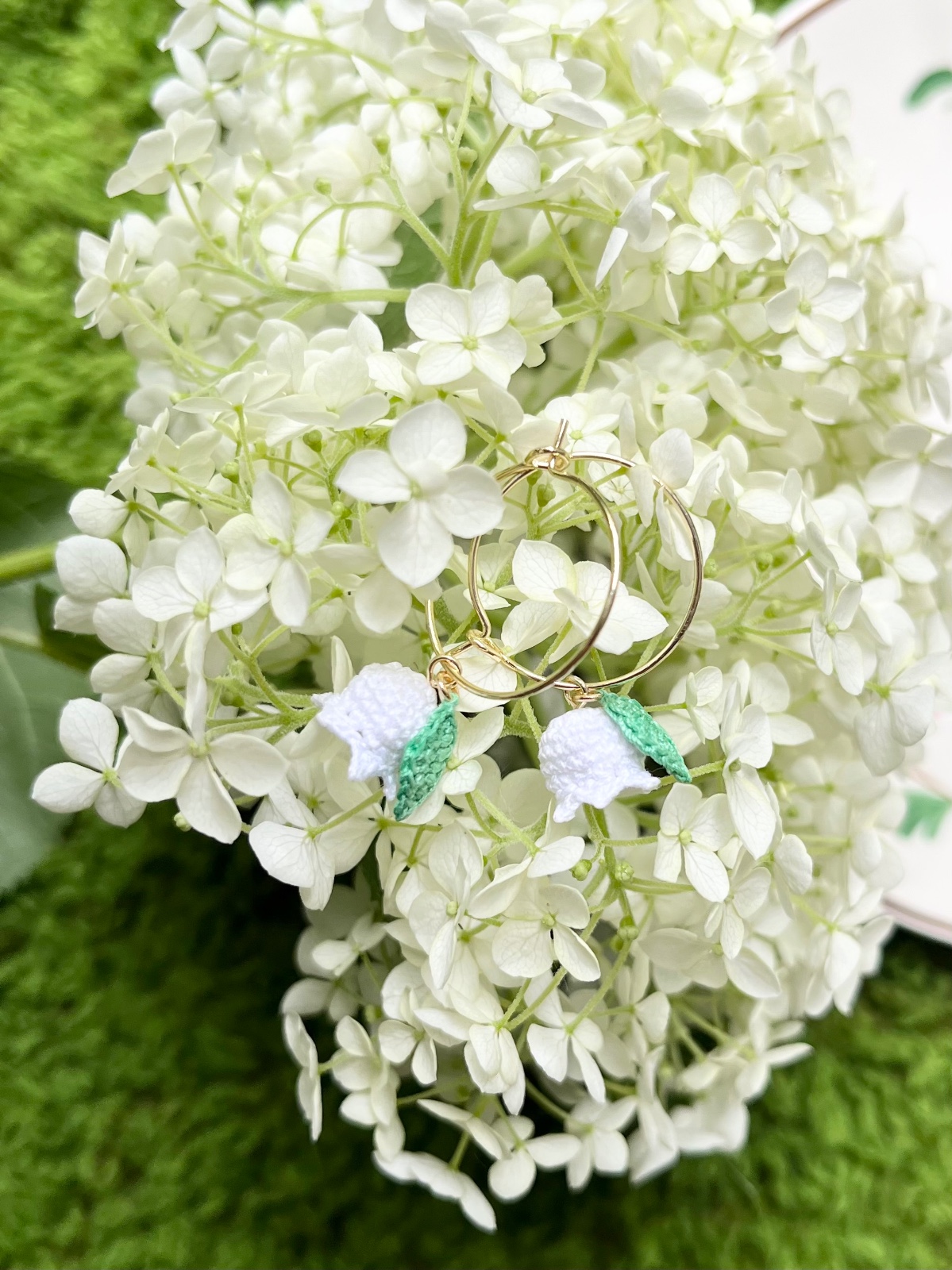 Micro Gehaakte Lelietje-van-dalen Oorbellen Hoops