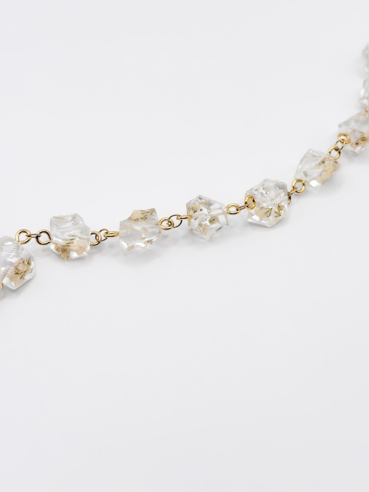 Armband met Kristalvormige Hangers Gevuld met Echt Gipskruid (The Classics)