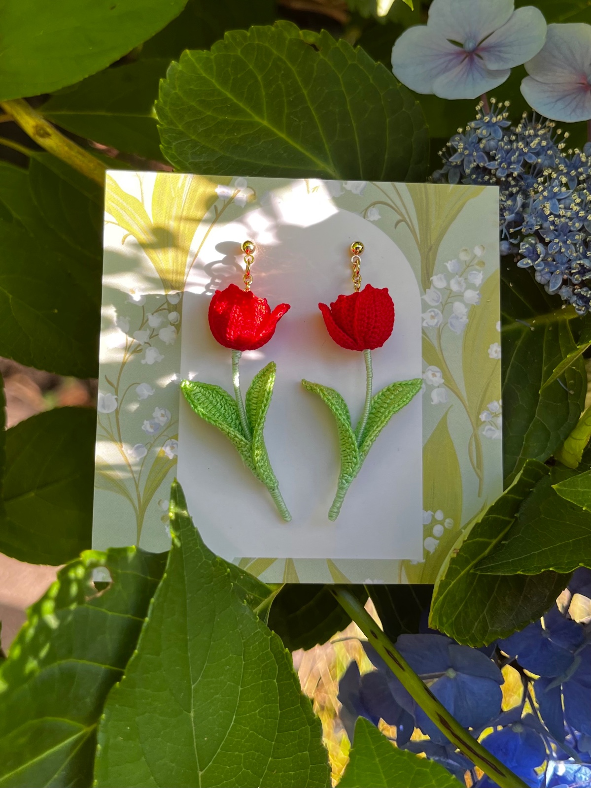Micro gehaakte rode tulp oorbellen - 138746 Micro gehaakte rode tulp oorbellen
