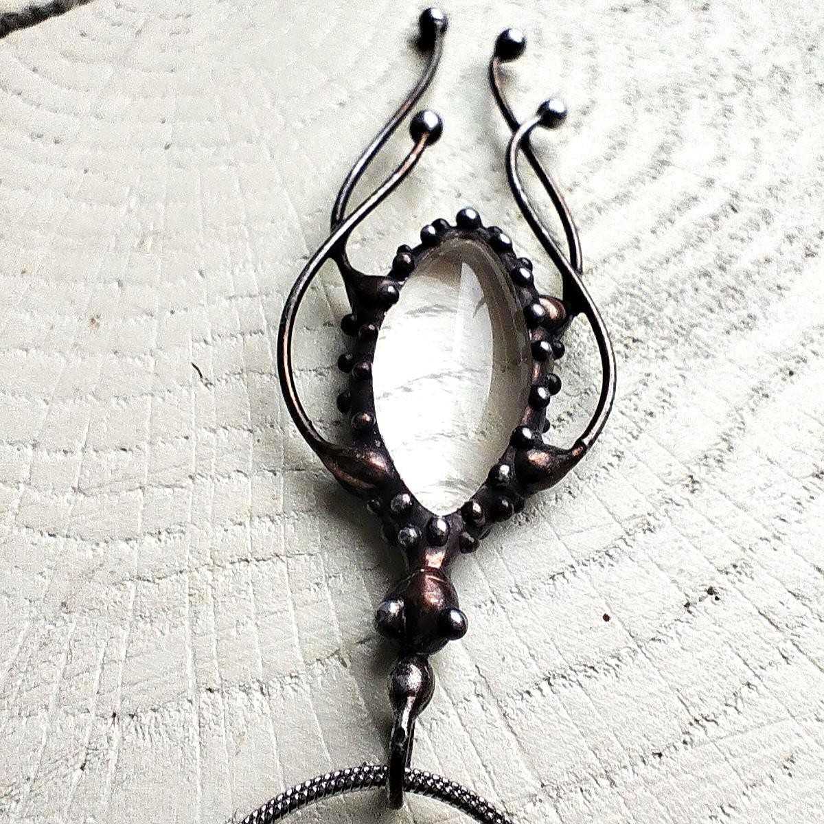 Handgemaakte kwallenketting met zwart glas en zwart gepatineerd koper - 141338 Handgemaakte kwallenketting met zwart glas en zwart gepatineerd koper