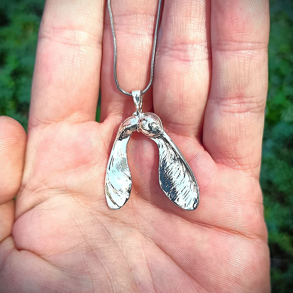 Samara hanger - 999 fijnzilver verzilverd - Echt samara zaadje