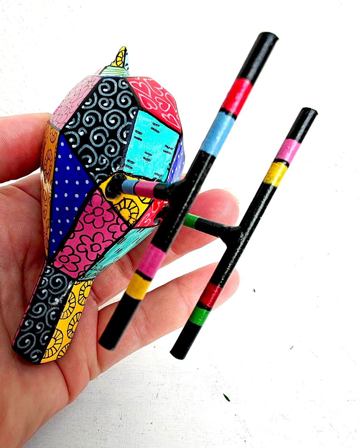 Kleine Vogel - Handgeschilderd Kleurrijk Beeldje