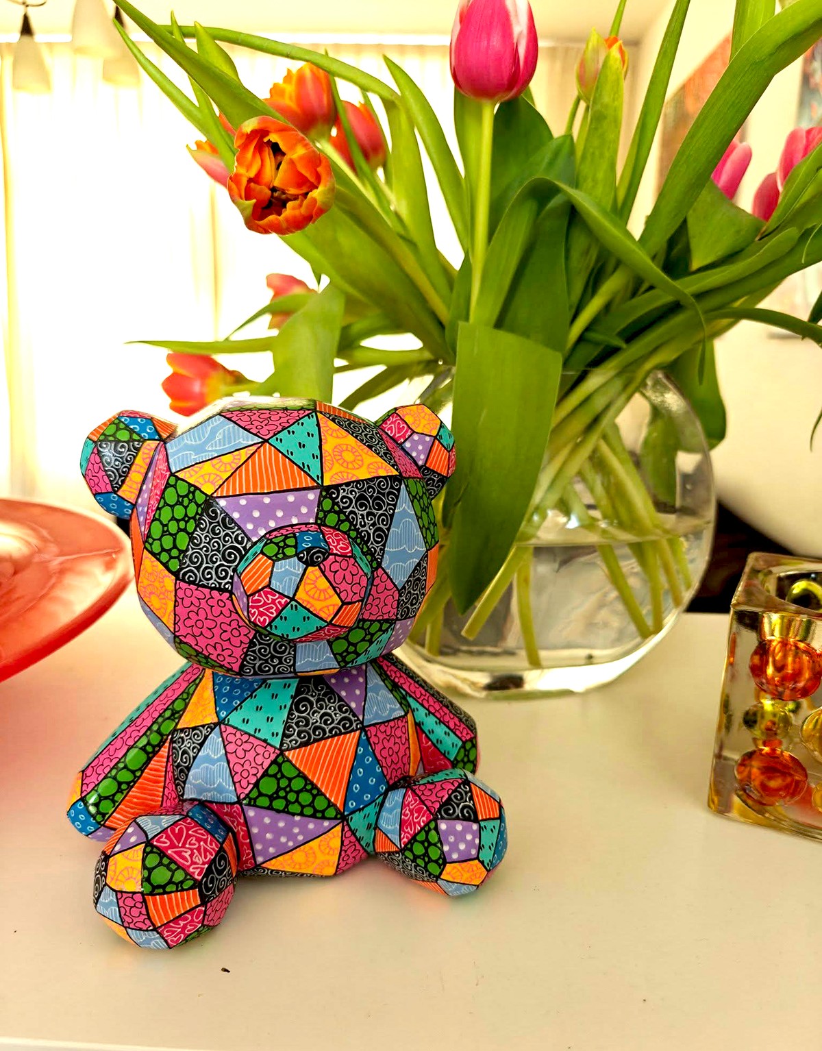 Teddybeer – Handgeschilderd Kleurrijk Beeldje