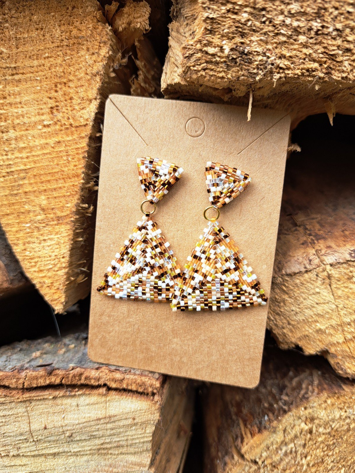 Confetti oorbellen bruin - 81021 Handgemaakte oorbellen met kralen - Confetti design in bruintinten met rvs oorstekers SALE!