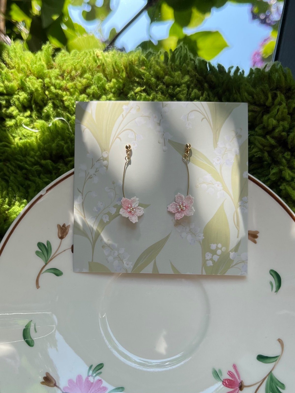 Kersenbloesem Oorbellen – Micro Haakwerk met Handgeverfde Bloemblaa… - 82590 Kersenbloesem Oorbellen – Micro Haakwerk met Handgeverfde Bloemblaadjes