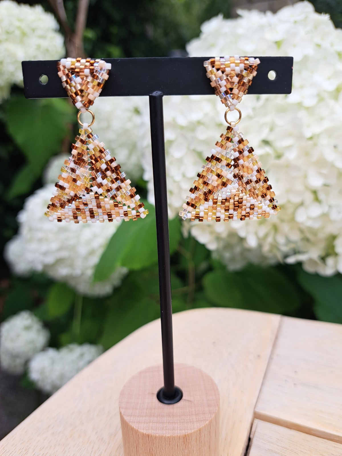 Handgemaakte oorbellen met kralen - Confetti design in bruintinten me… - 85747 Handgemaakte oorbellen met kralen - Confetti design in bruintinten met rvs oorstekers SALE!