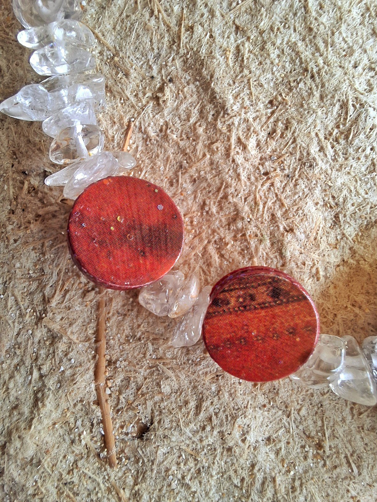 Ketting met papieren hanger, Madonna van Rafaël. - 101781 Ketting met papieren hanger, Madonna van Rafaël.