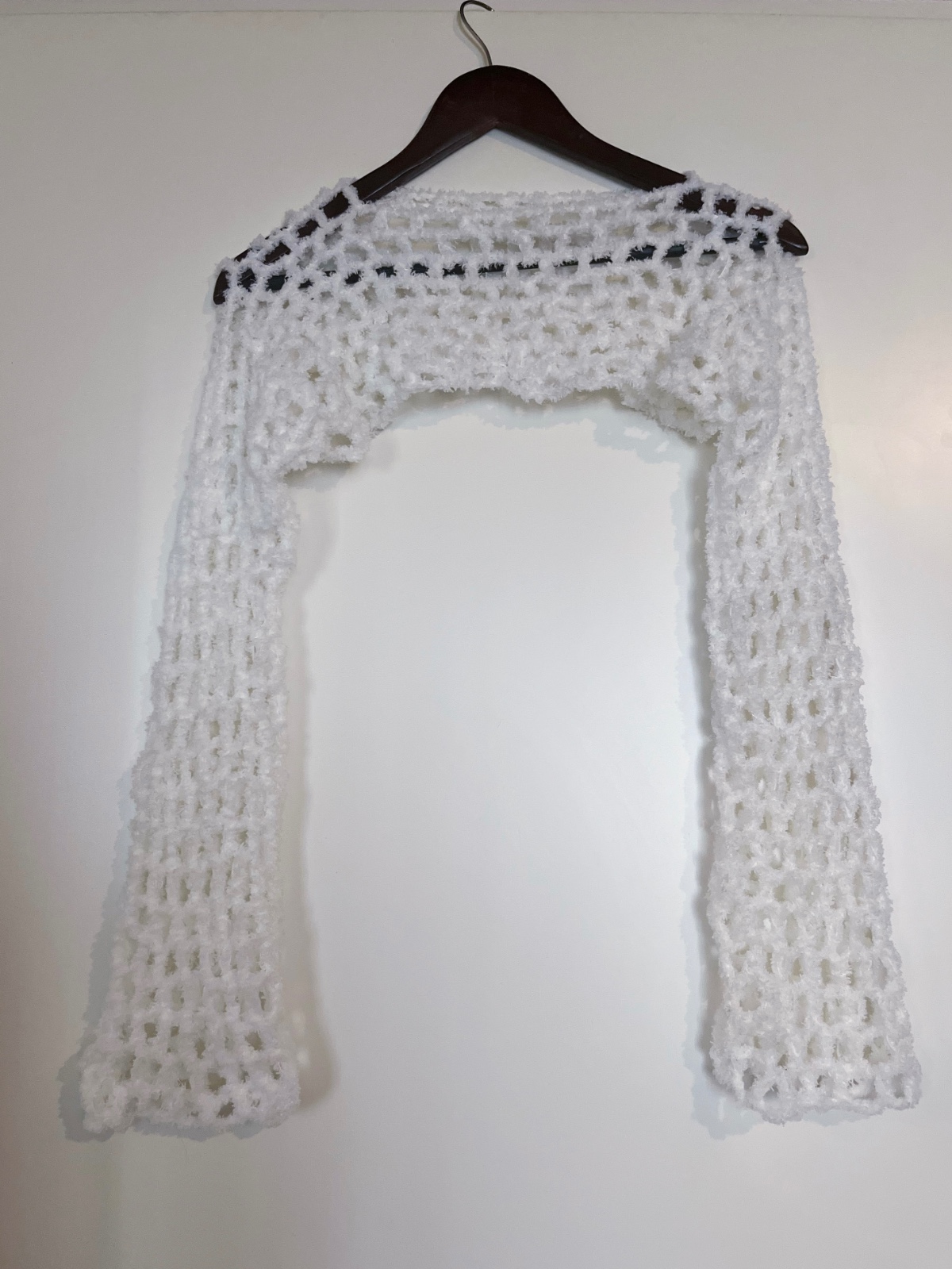 Sarasvati - Witte gehaakte teddy yarn shrug - M