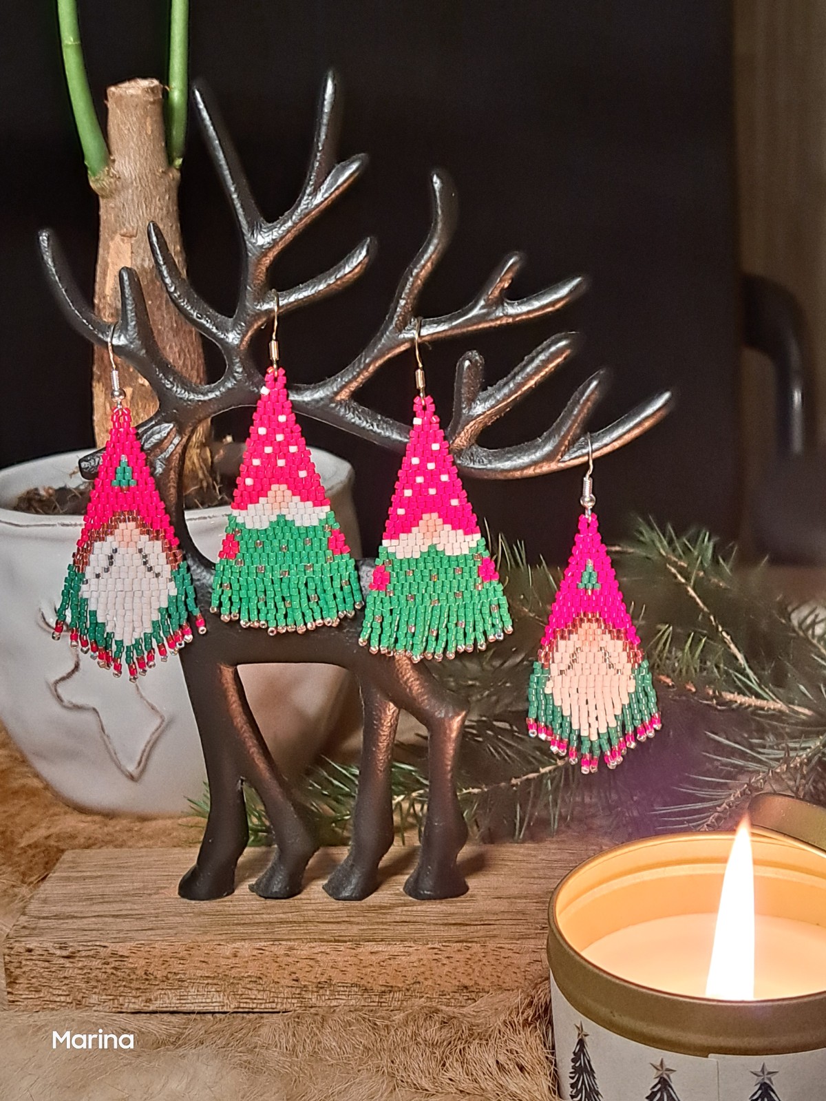 Kerstige Kralenoorbellen met Mini-Fringe – Gnome Edition