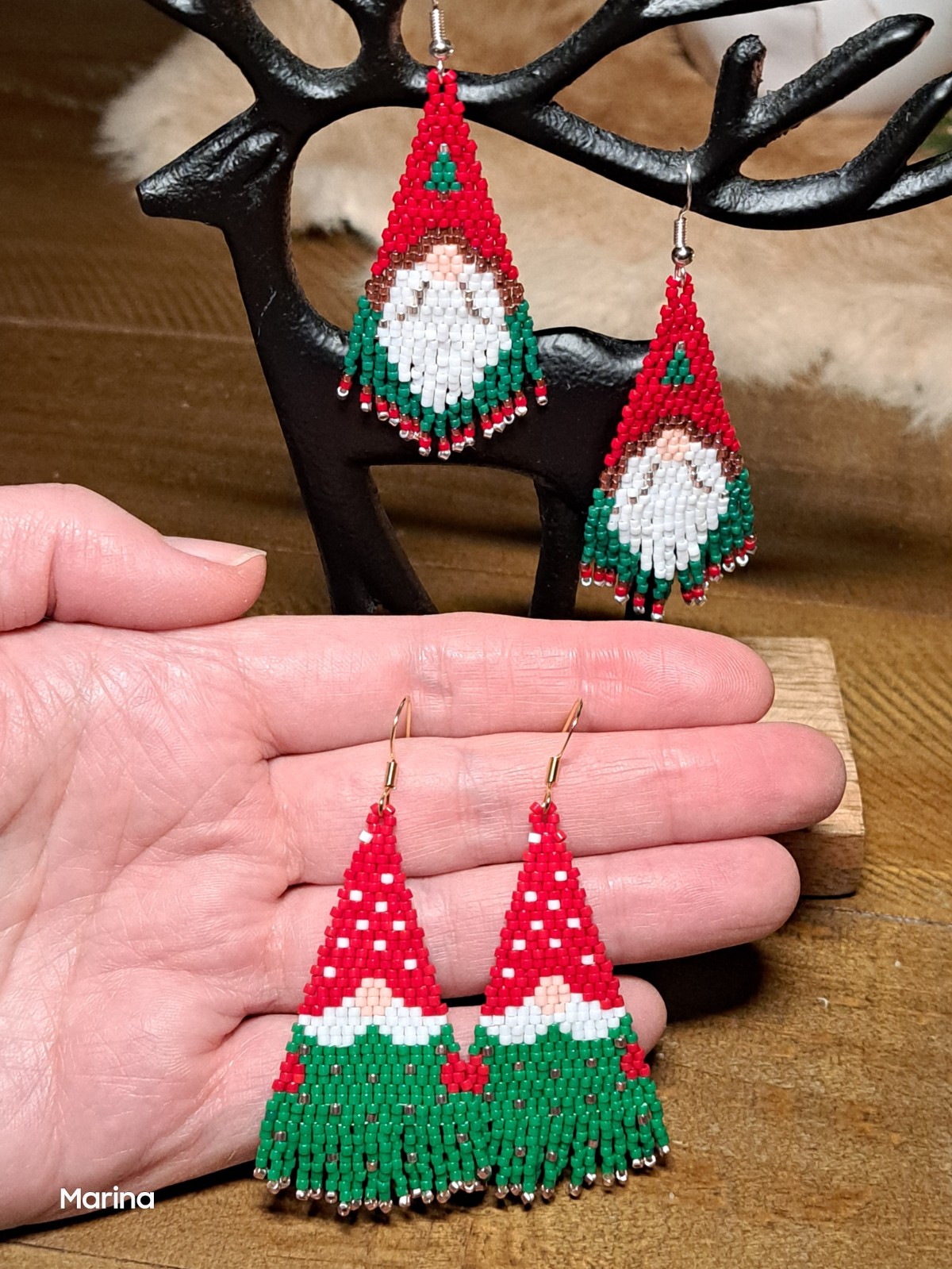 Kerstige Kralenoorbellen met Mini-Fringe – Gnome Edition
