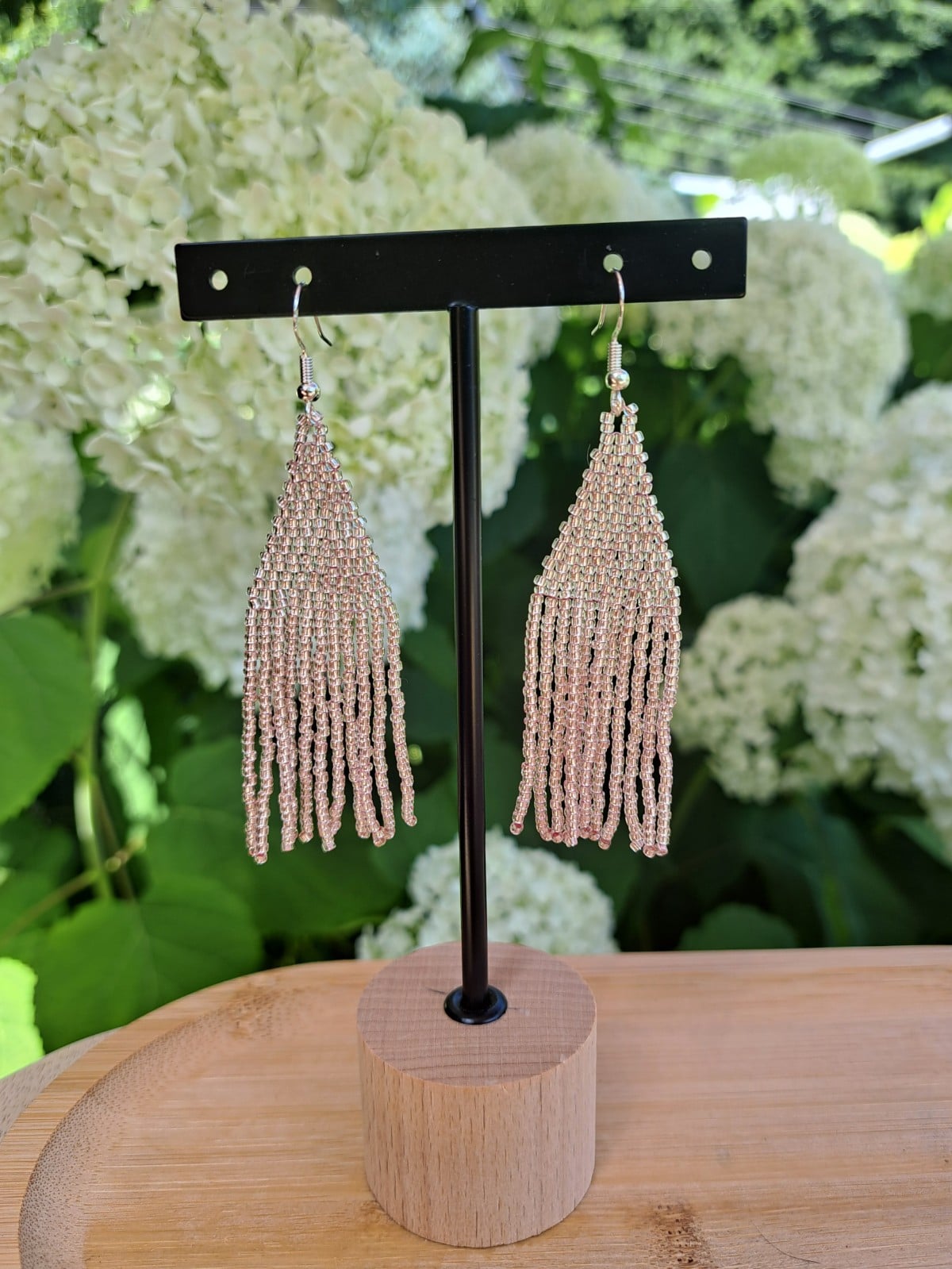 Fringe oorbellen Silver Bloom – glaskralen met roze gloed, 8,5 cm l… - 84162 Fringe oorbellen Silver Bloom – glaskralen met roze gloed, 8,5 cm lang, zilveren oorhake
