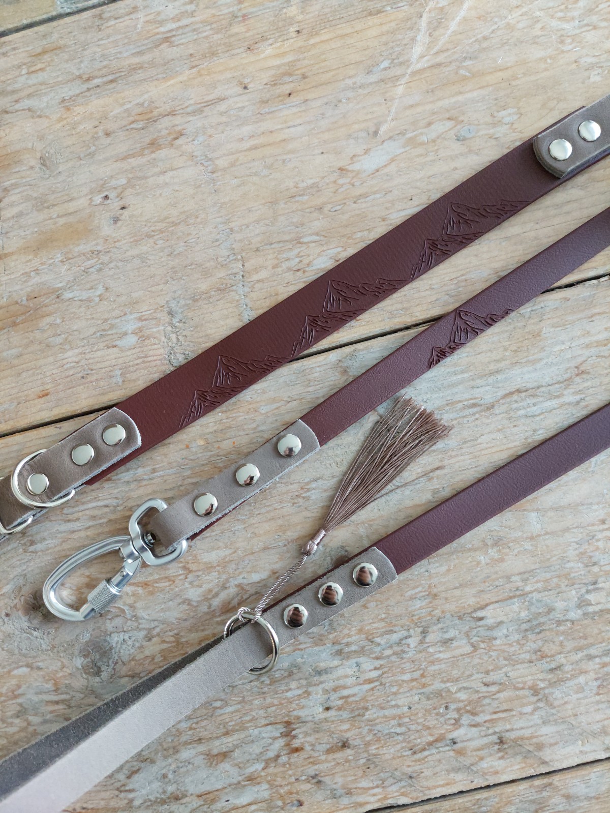 Luxe leren en Biothane honden riem en halsband set, handgemaakt met unieke eigen bergjes print