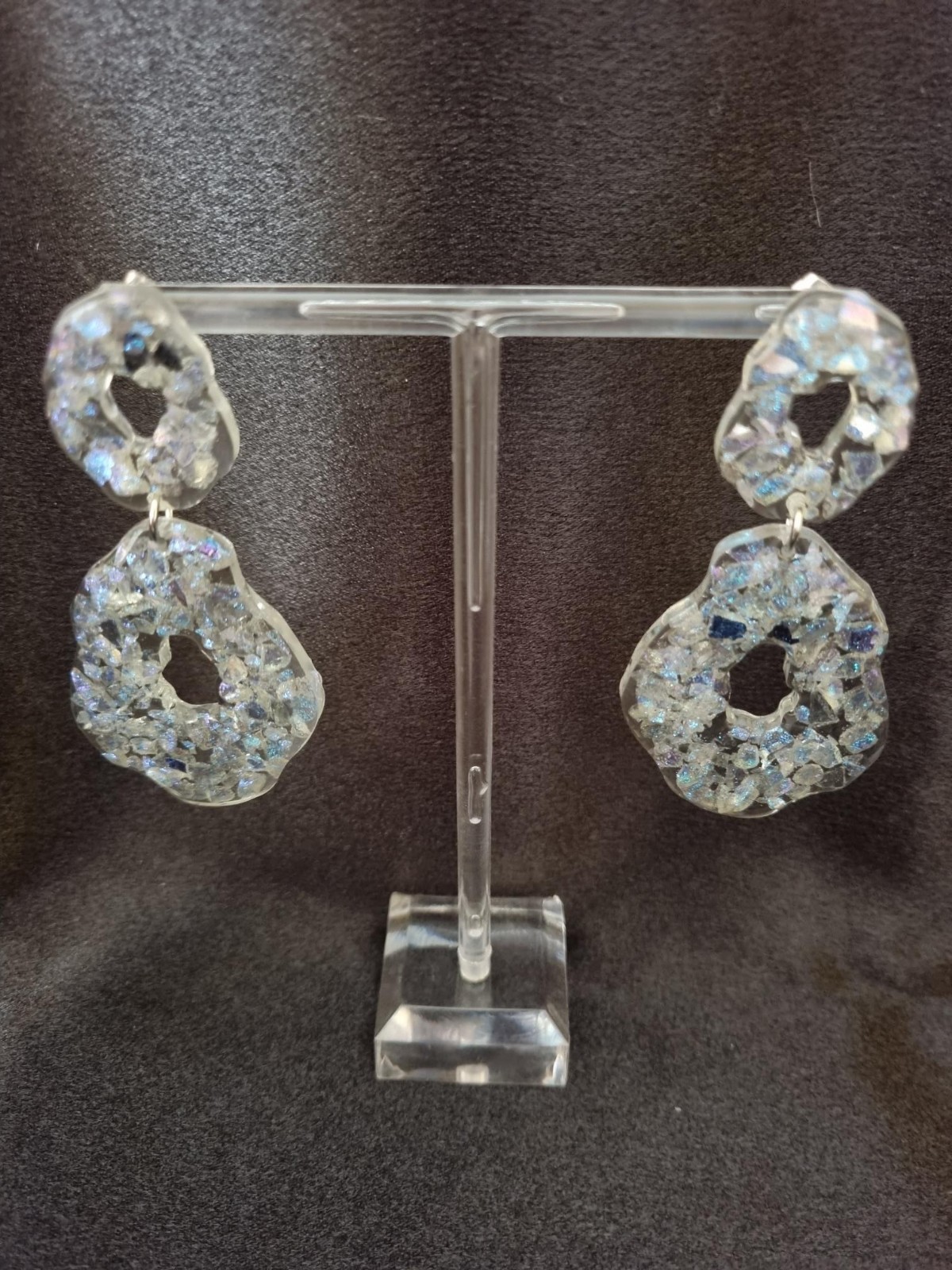 Epoxy oorbellen ‘flair’ ingelegd met gespiegeld glas - 46497.jpeg Epoxy oorbellen ‘flair’ ingelegd met gespiegeld glas