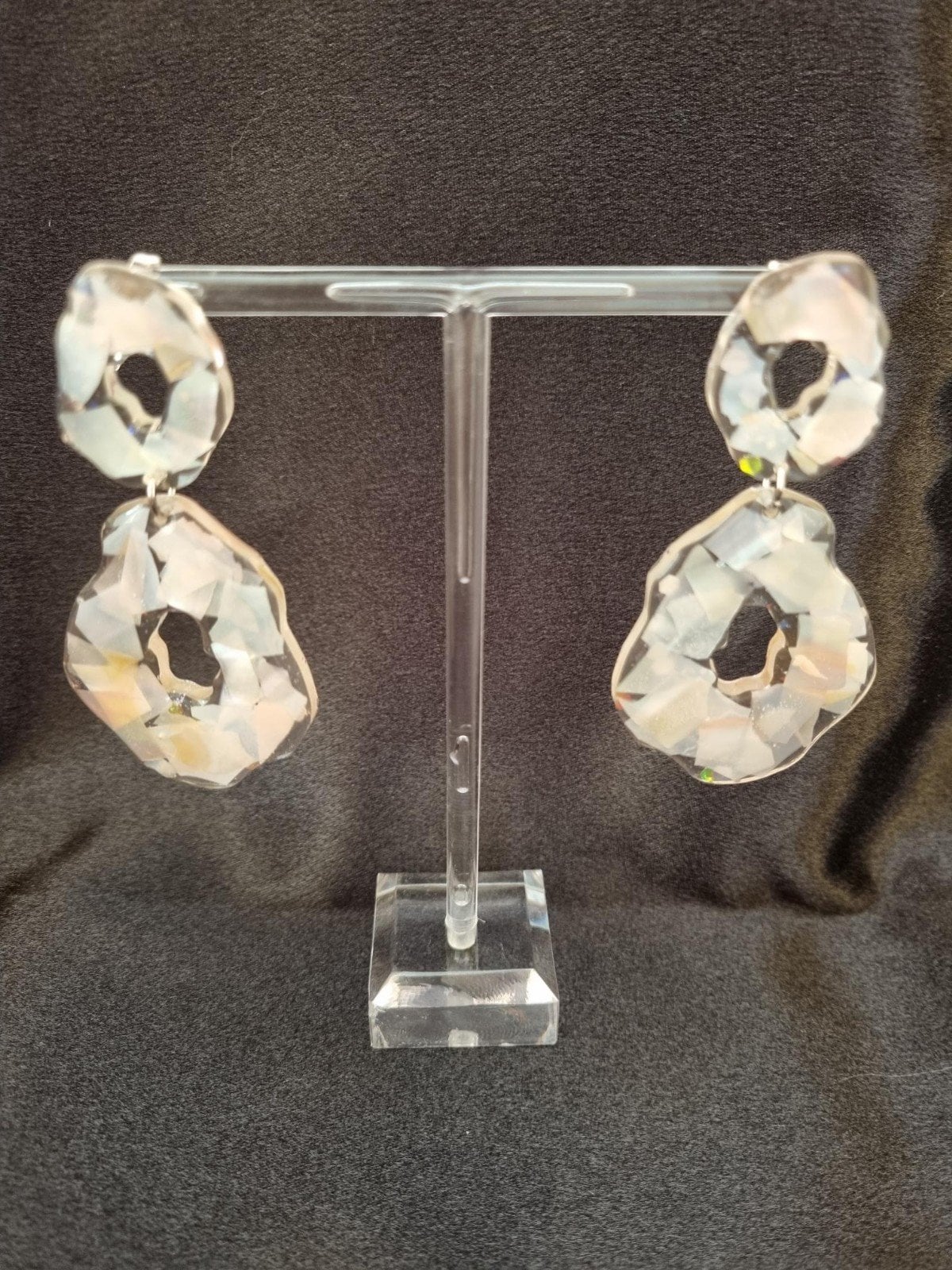 Epoxy oorbellen ‘flair’ met parelmoer – licht roze - 46499.jpeg Epoxy oorbellen ‘flair’ met parelmoer – licht roze