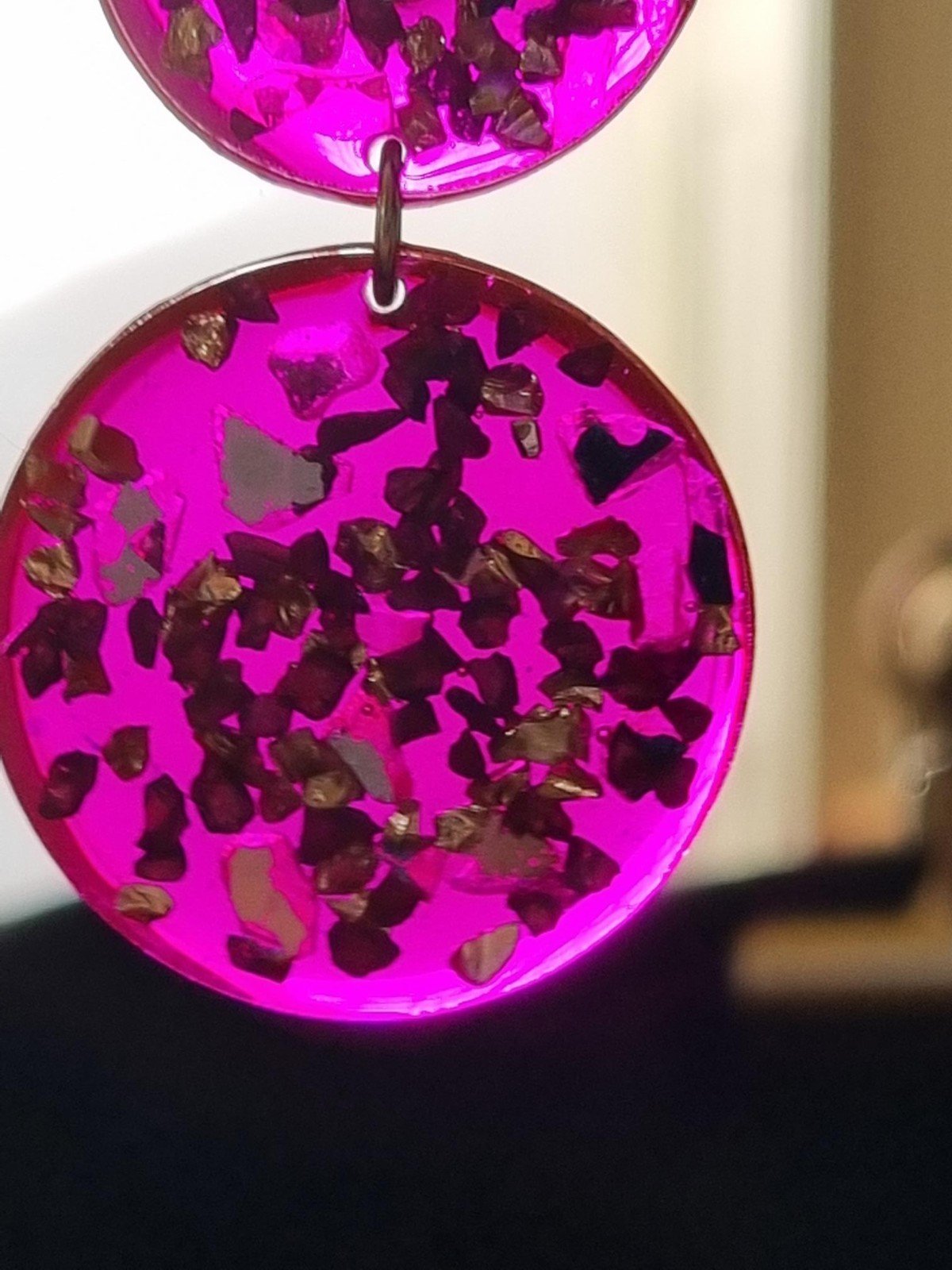 Epoxy oorbellen ‘volle maan’ ingelegd met gekleurd glas - 46517.jpeg Epoxy oorbellen ‘volle maan’ ingelegd met gekleurd glas