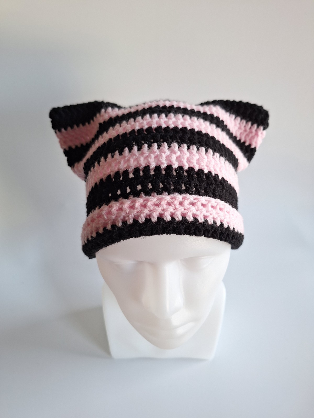 Muts 'Black & baby pink' - 46997.jpeg Gehaakte muts | Zwart en lichtroze