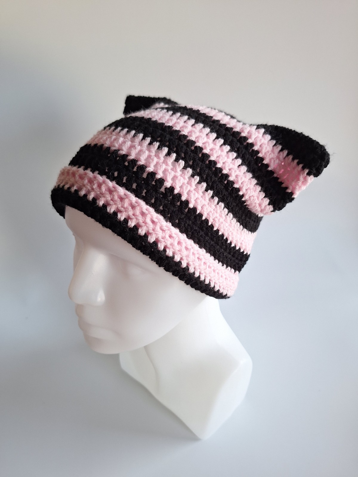 Muts 'Black & baby pink' - 46998.jpeg Gehaakte muts | Zwart en lichtroze