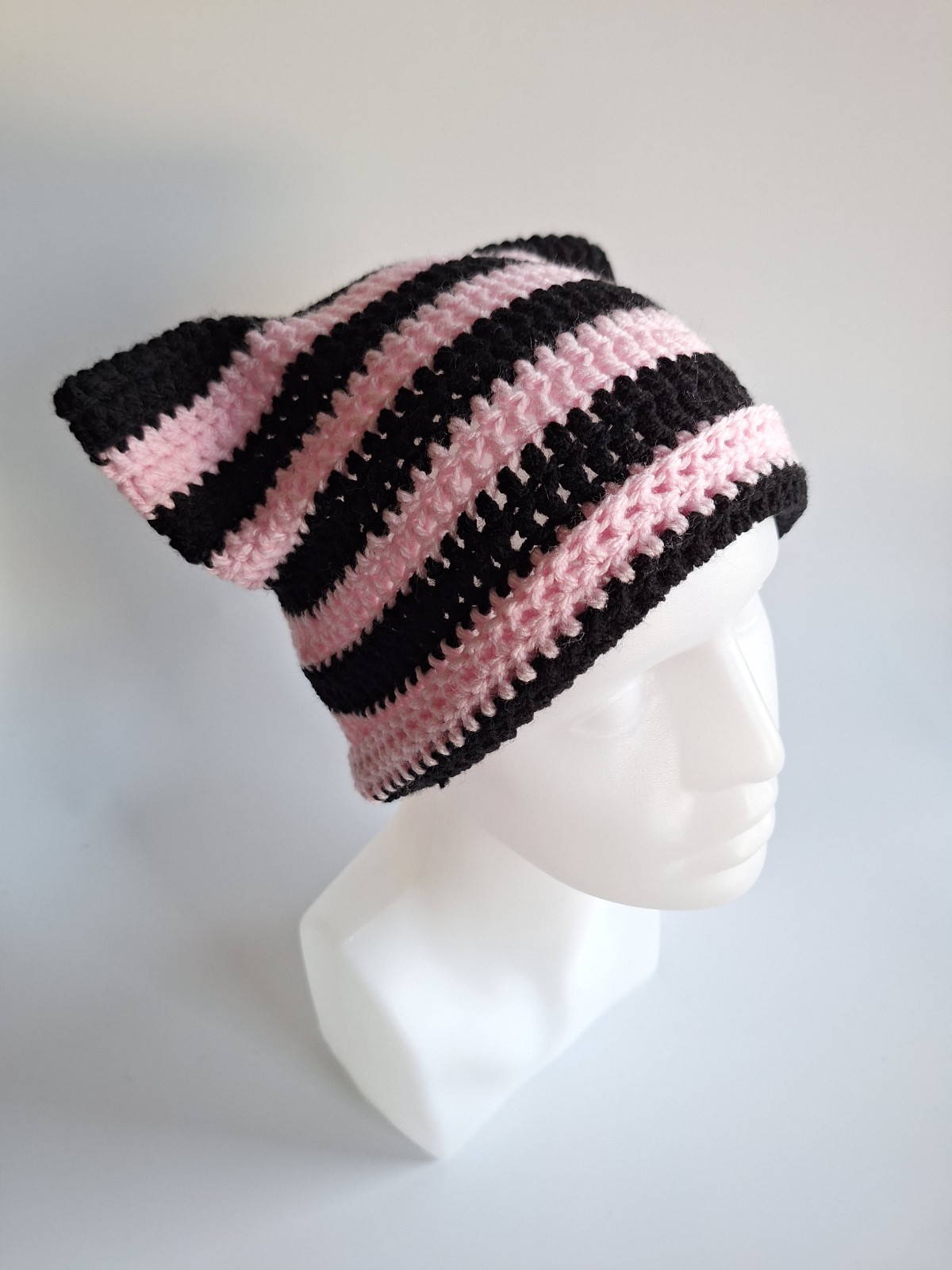 Muts 'Black & baby pink' - 46999.jpeg Gehaakte muts | Zwart en lichtroze