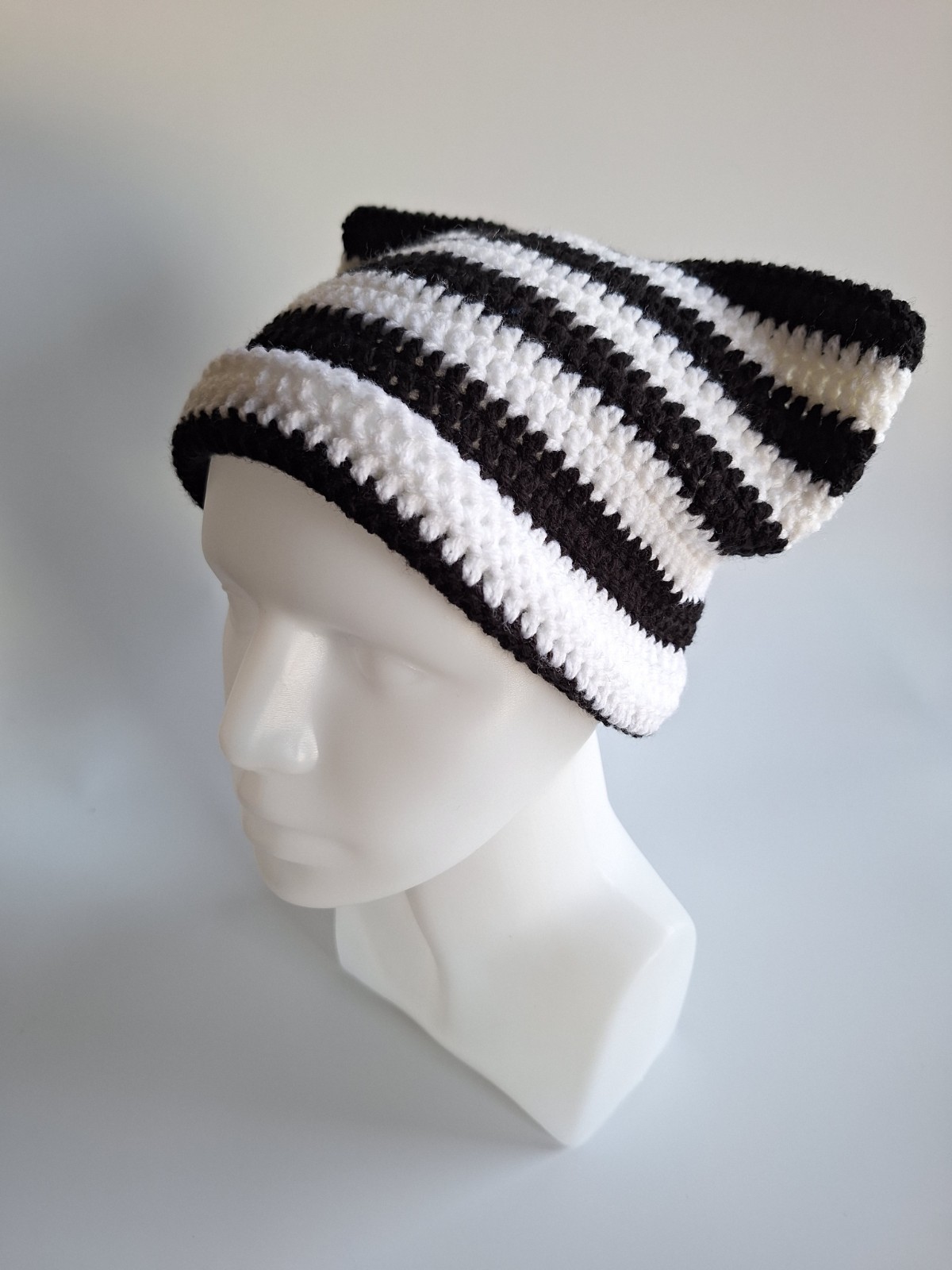 Muts 'Black & white' - 47032.jpeg Gehaakte muts | Zwart en wit