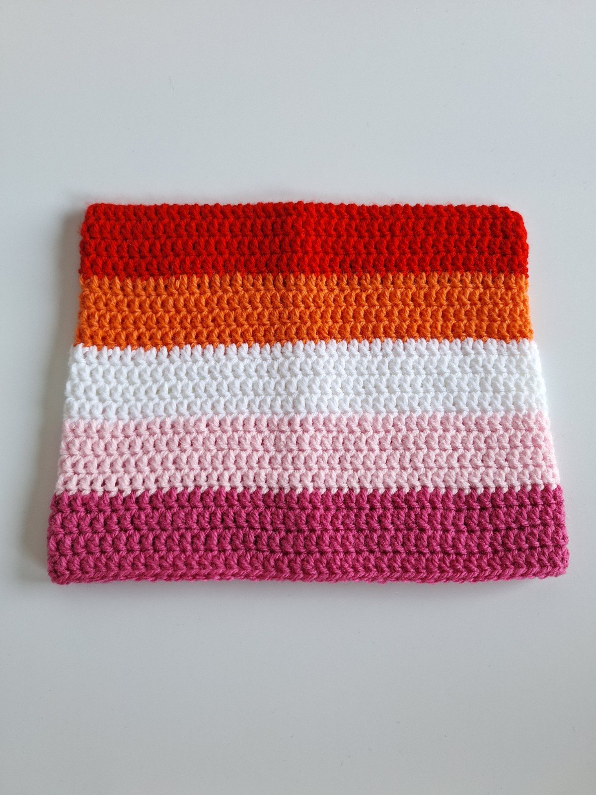 Muts 'Lesbian flag' - 46819.jpeg Gehaakte muts | Lesbische vlag
