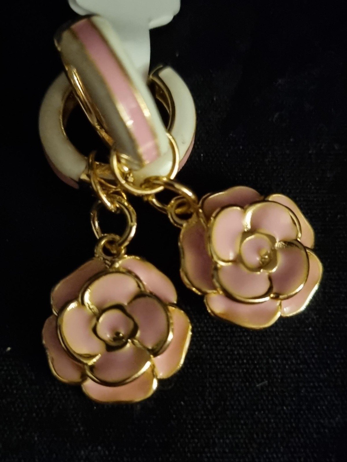 Vergulde creolen met bedel - roze - 46478.jpeg Vergulde creolen met bedel - roze