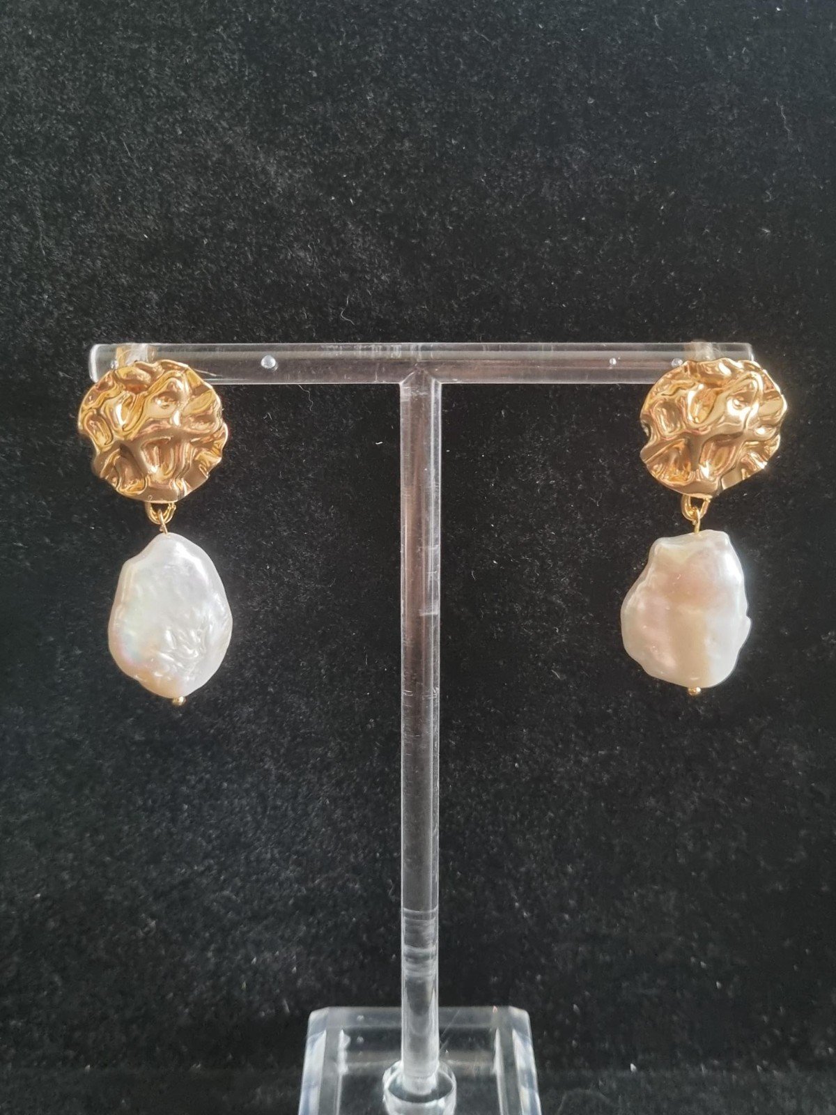 Vergulde oorbellen met dikke zoetwaterparel - 46440.jpeg Vergulde oorbellen met dikke zoetwaterparel