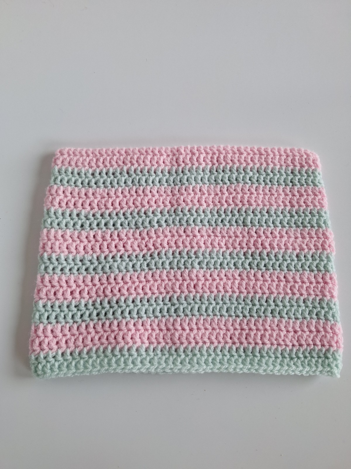 Gehaakte muts 'Baby pink & mint' - 47599.jpeg Gehaakte muts | Lichtroze en mintgroen