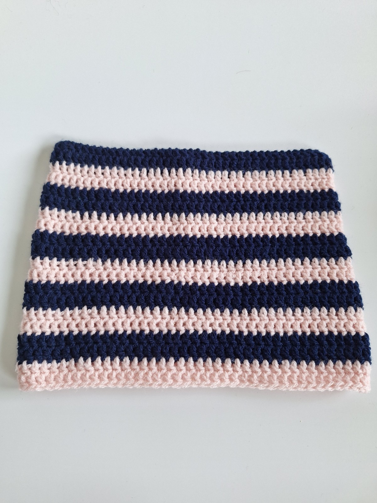 Gehaakte muts | Donkerblauw en lichtroze