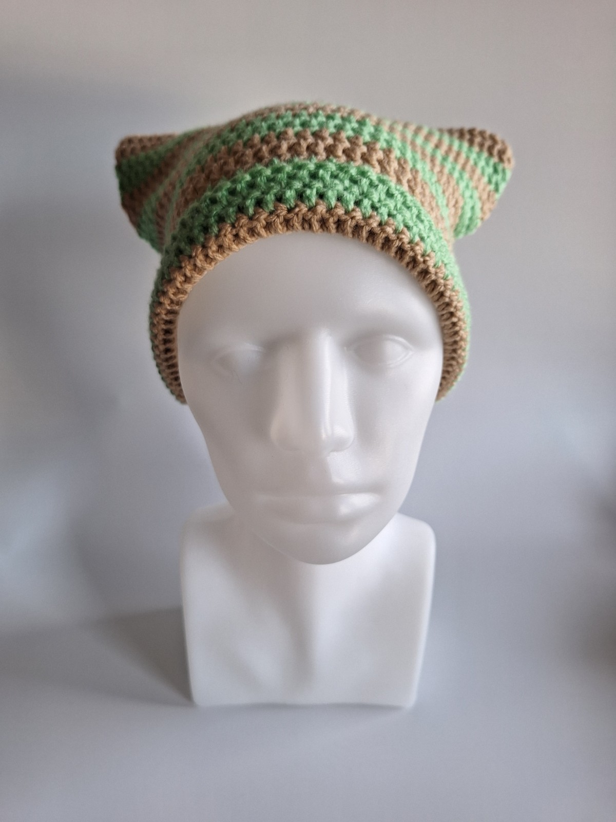 Gehaakte muts 'Tan & peppermint' - 47571.jpeg Gehaakte muts | Beige en mintgroen