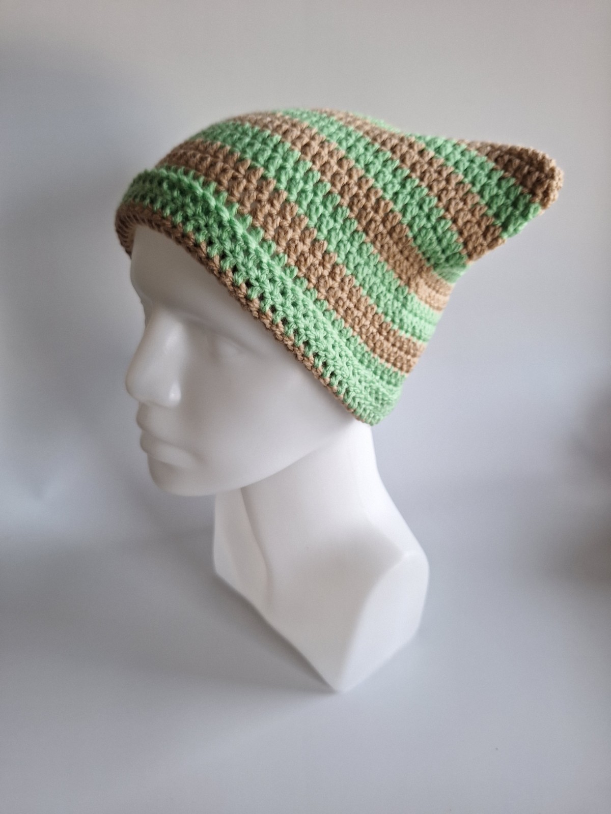 Gehaakte muts 'Tan & peppermint' - 47575.jpeg Gehaakte muts | Beige en mintgroen