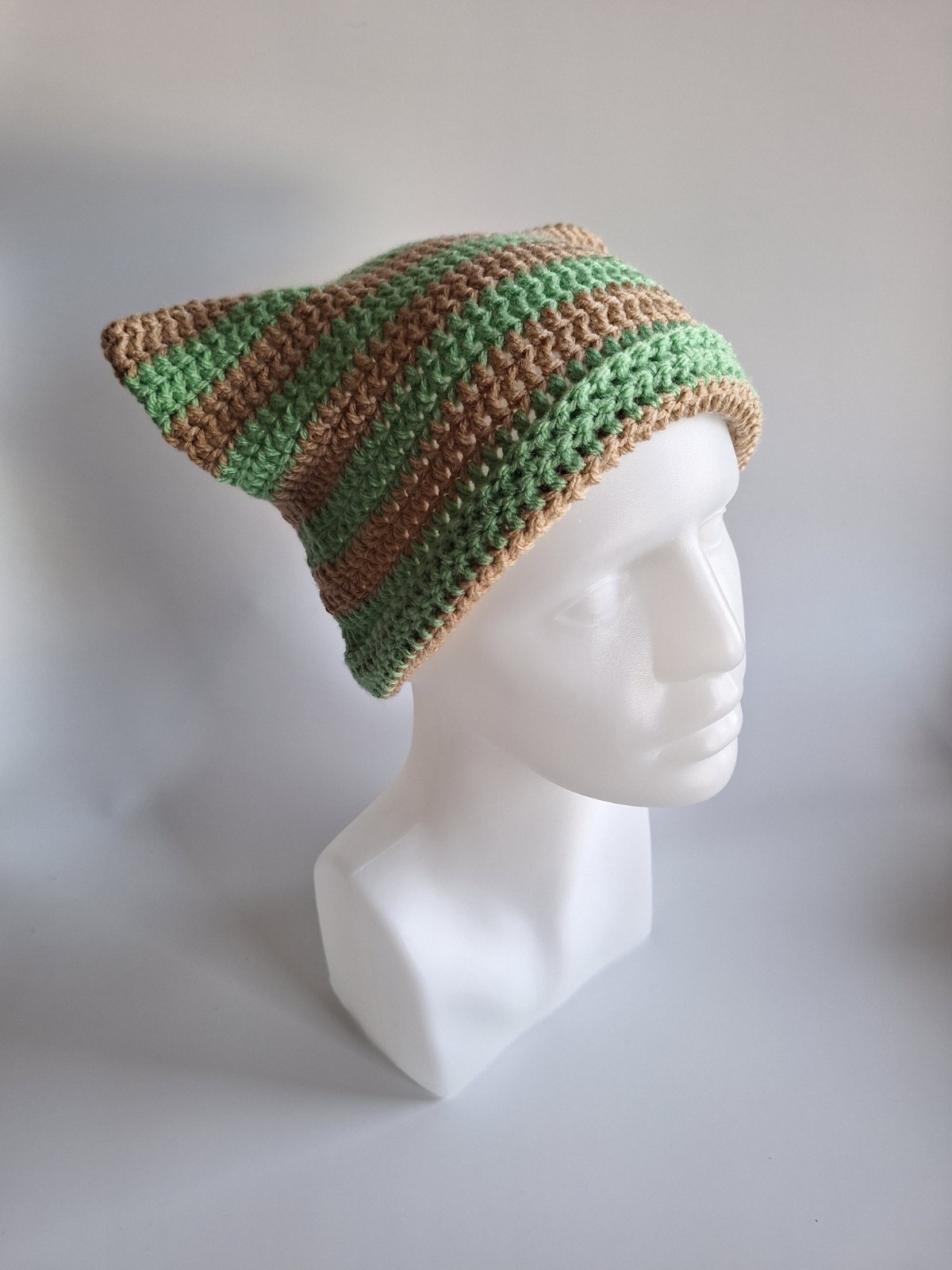 Gehaakte muts 'Tan & peppermint' - 47576.jpeg Gehaakte muts | Beige en mintgroen