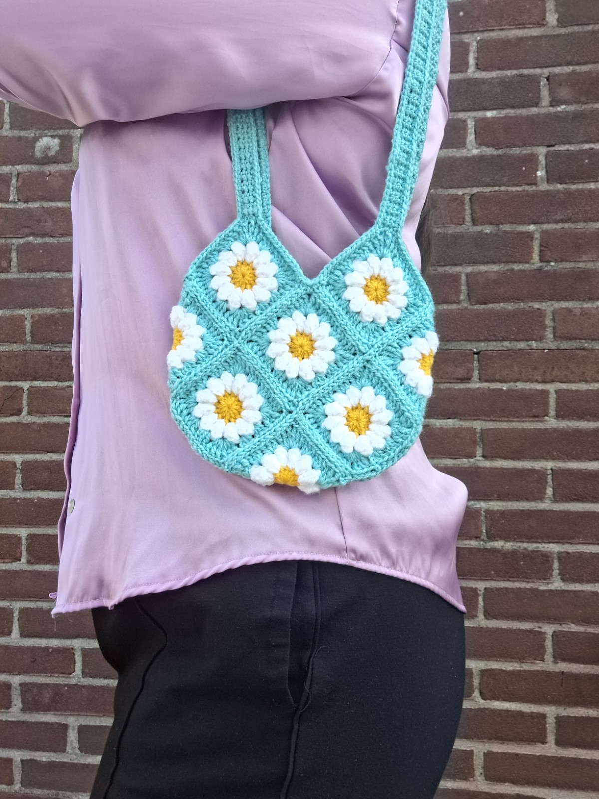 Gehaakte tas 'Peppermint daisy' - 49525.jpeg Gehaakte tas | Turquoise madeliefjes