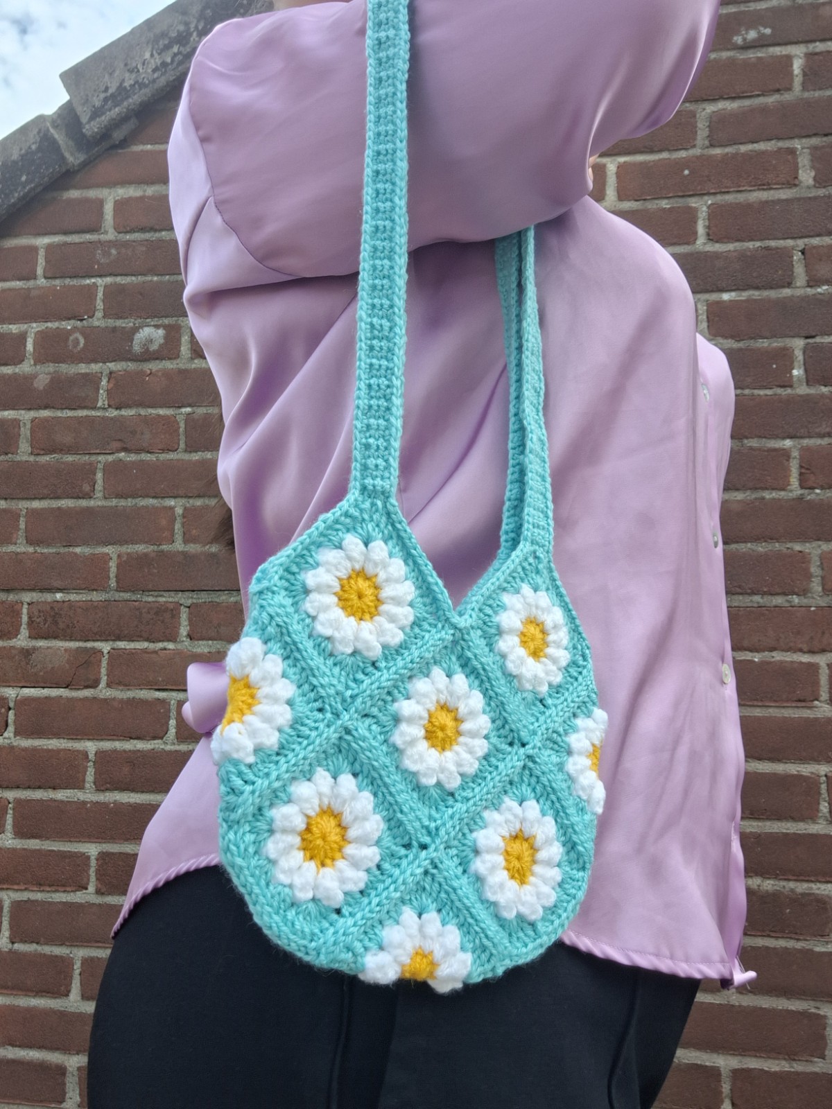 Gehaakte tas 'Peppermint daisy' - 49529.jpeg Gehaakte tas | Turquoise madeliefjes