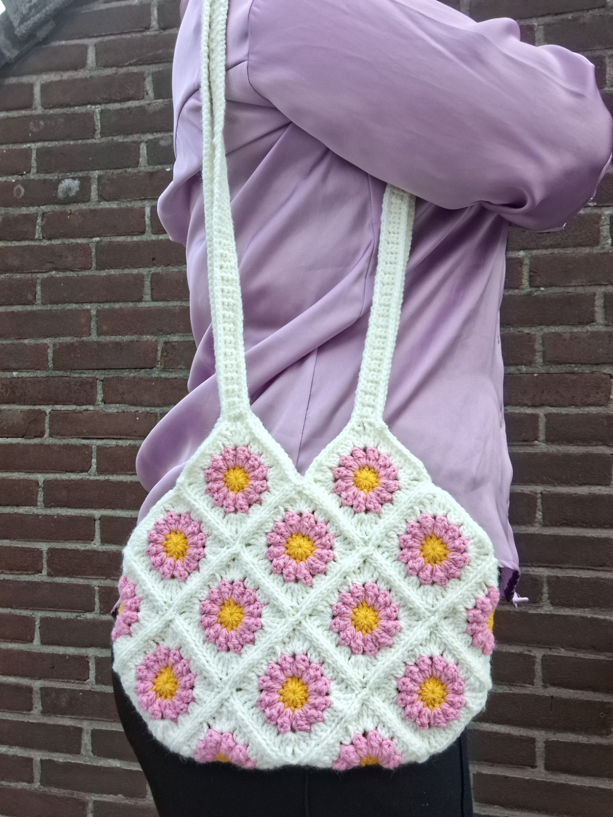 Gehaakte tas 'White daisy' - 49541.jpeg Gehaakte tas | Wit madeliefjes