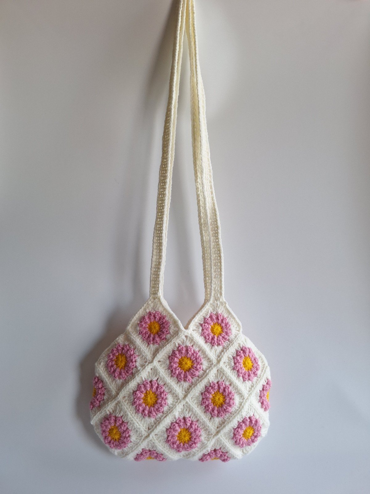 Gehaakte tas 'White daisy' - 49543.jpeg Gehaakte tas | Wit madeliefjes