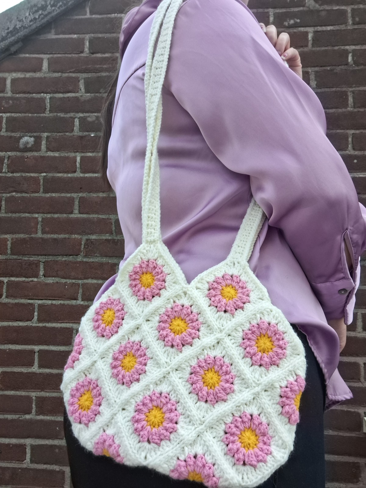 Gehaakte tas 'White daisy' - 49545.jpeg Gehaakte tas | Wit madeliefjes