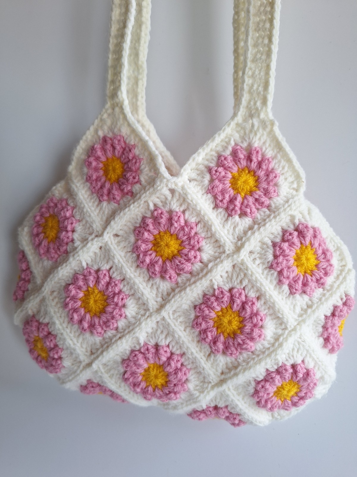 Gehaakte tas 'White daisy' - 49546.jpeg Gehaakte tas | Wit madeliefjes