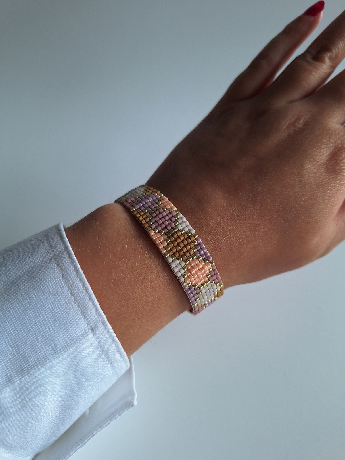 Geweven kralen armband 'Boho hexagon' - 47973.jpeg Geweven kralen armband 'Nude hexagon'