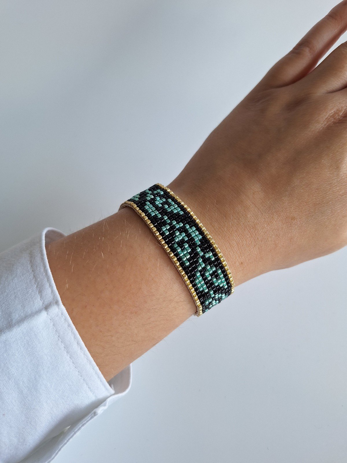 Geweven kralen armband 'Leafy branch' - 47936.jpeg Geweven kralen armband | Blauwe bladeren