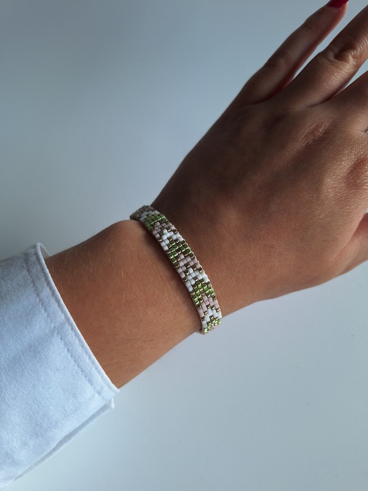 Geweven kralen armband 'Soft chevron' - 48097.jpeg Geweven kralen armband 'Soft chevron'