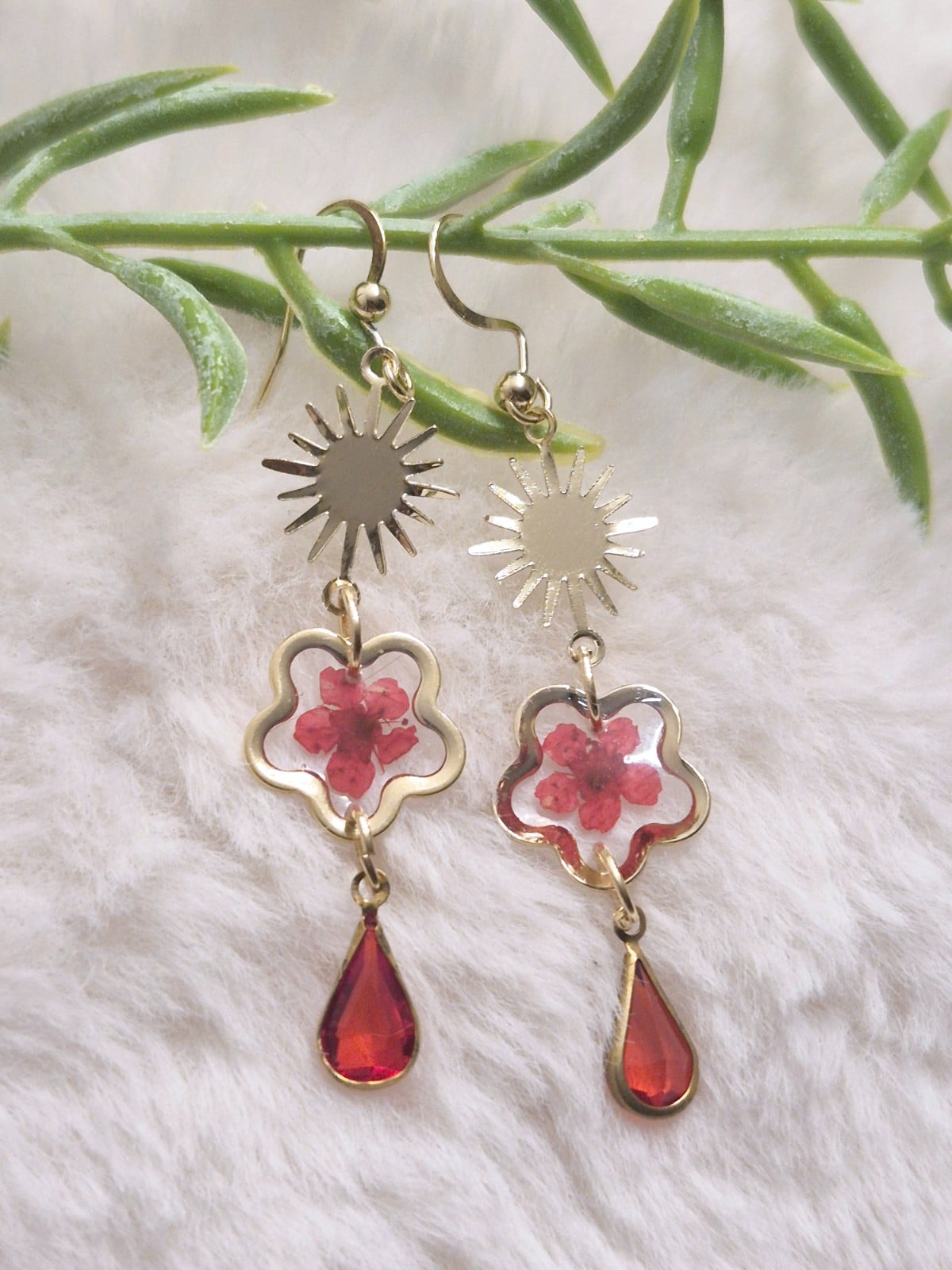 Schattige lange rode Resin Oorbellen