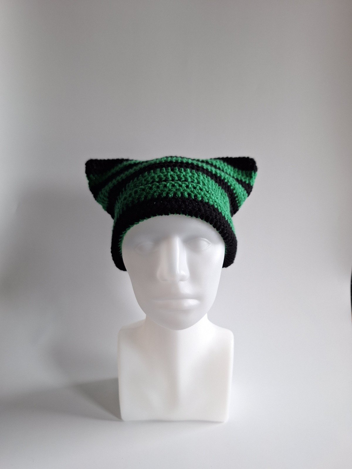 Gehaakte muts 'Black & green' - 52539.jpeg Gehaakte muts | Zwart en groen