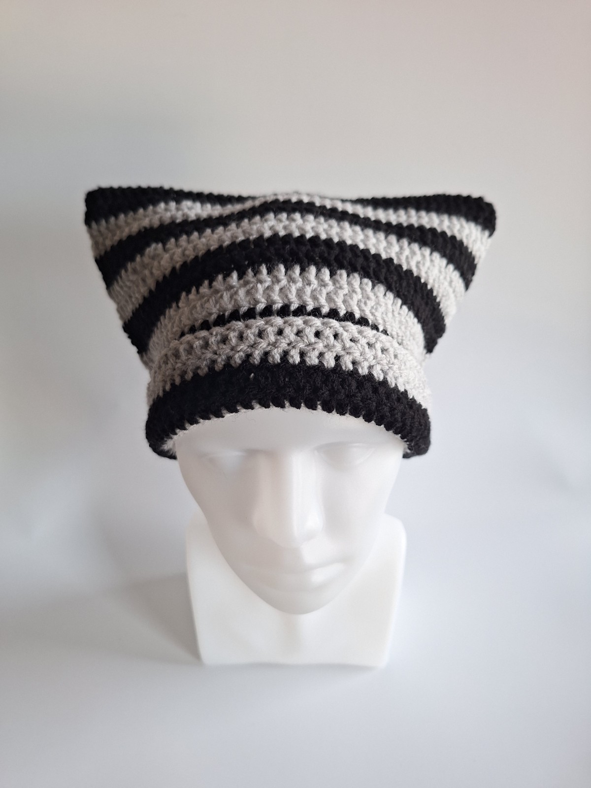 Gehaakte muts 'Black & light grey' - 51260.jpeg Gehaakte muts | Zwart en lichtgrijs