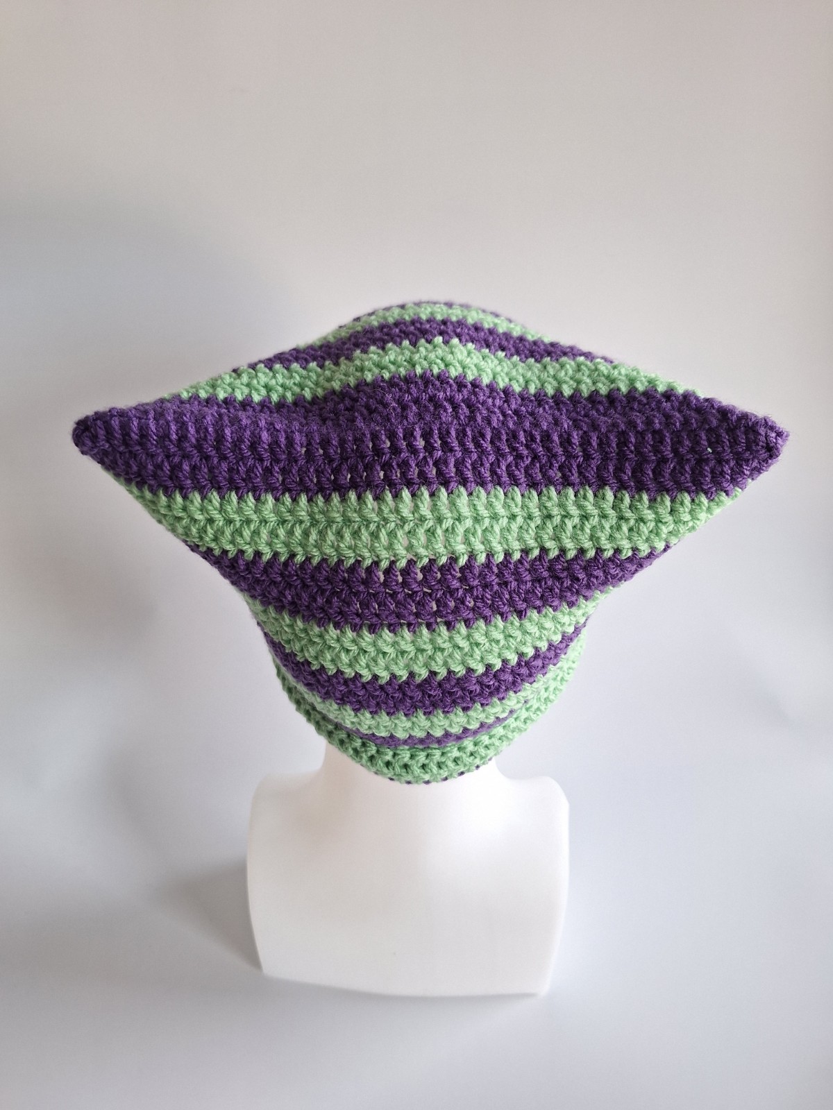 Gehaakte muts 'Purple & peppermint' - 53037.jpeg Gehaakte muts | Paars en munt