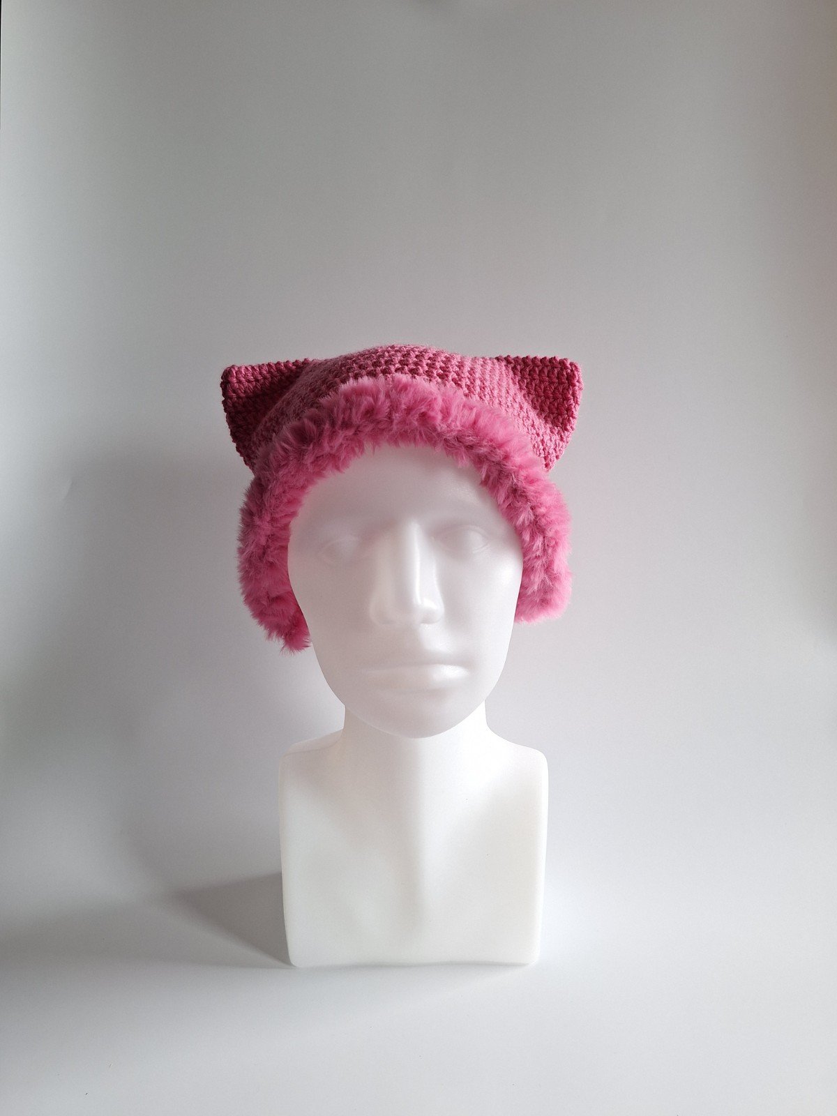 Gehaakte muts met imitatiebont 'Barbie pink' - 52512.jpeg Gehaakte muts met imitatiebont | Barbie roze