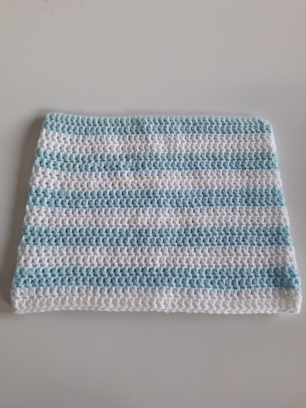 gehaakte muts 'Baby blue & white' - 51241.jpeg gehaakte muts | Lichtblauw en wit
